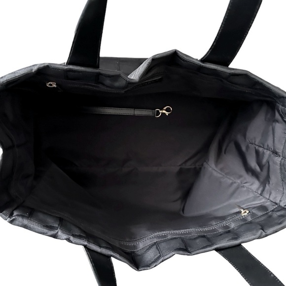 Chanel Vintage Black CC Logo Travel Ligne Tote Bag - Picture 5 of 8